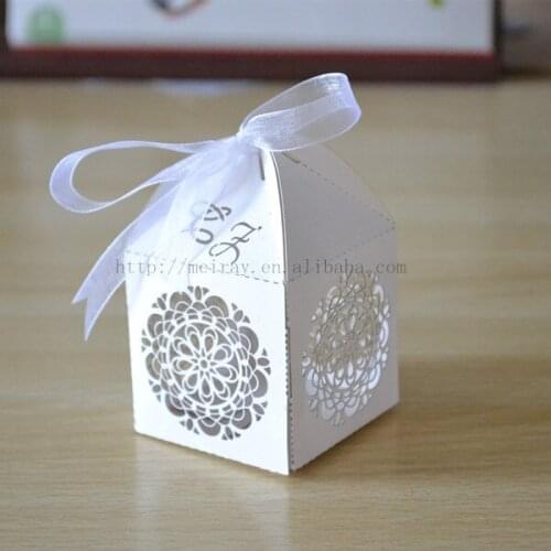 200pcs/lot circle flower box wedding souvenirs,white candy box,laser cut wedding favor box personalized