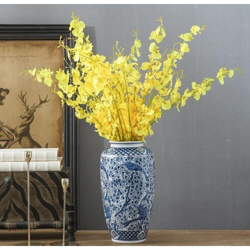 Jingdezhen Ceramic vase Hand-painted Blue And White Porcelain Vase Flower Vase Modern Chinese Household Decoration vase