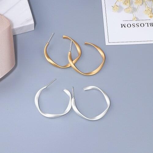 New Design Korea Jewelry Round Circle Hoop Earrings For Women Girls Gold Silver Color Earrings 2018 Brincos Wholesale Gift WX111