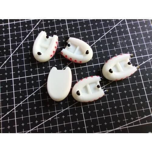 1pcs/lot Resin lovely white Hovercraft 27mm Ornaments Micro landscape Ornaments Creative Home Gardening Decorations
