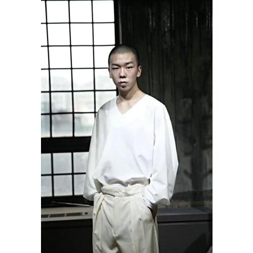 Spring Mens new pure-color v-neck loose version of Korean fashion long-sleeved shirt shirt shirt small shirt large street