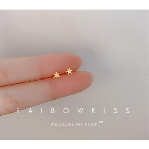 New Snowflake Stud Earrings For Women Simple Fashion Small Mini Six-Pointed Star Ear Nails Romantic Sweet Girl Jewelry Wholesale