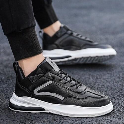 2020 New Autumn Winter Mens Shoes Slip on Plus Velvet Thickening Lightweight Casual Shoes Sports Sneakers Men Brand Designer