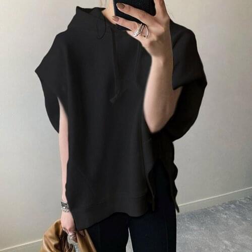 Young17 Women's Vests