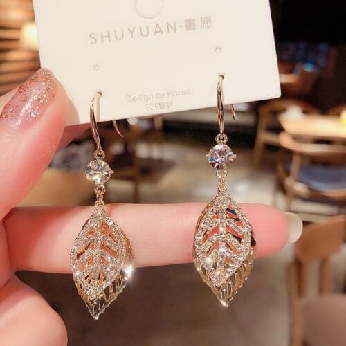 Korean version of crystal leaf ear hook earrings fashion temperament Pendant exquisite retro Women elegant New Jewelry Earrring