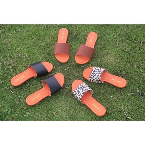 2021 Ladys Summer High Quality Flat Outdoor Slippers