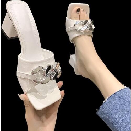 2020 New Summer Slipper Women Shoes Woman Slides Black Metal Chain Decorated Ladies Slippers Split Open Toe Women Slides