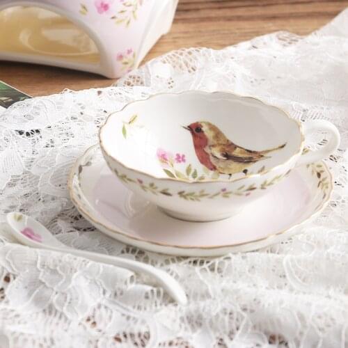 European Style Flower Design Coffee Set 150ml Tea Set Phnom Penh Ceramic Coffee Cup And Saucer For Tea Time Bone China