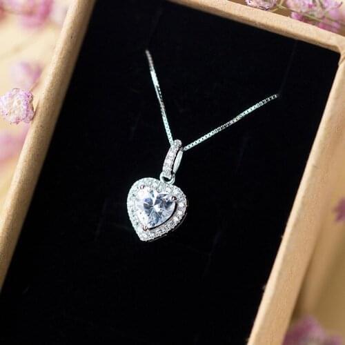 Exquisite Simple Heart-shaped Crystal Pendant Charm Women Inlay Zircon Silver Color Necklace Elegant Bride Engagement Jewelry