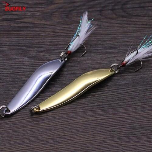 1 Pcs 6.8cm 5g Metal Sequins Fishing Lure Wobbler Noise Sparkling Spinner Flying Hard Baits Feather Treble Hook Pesca Tackle