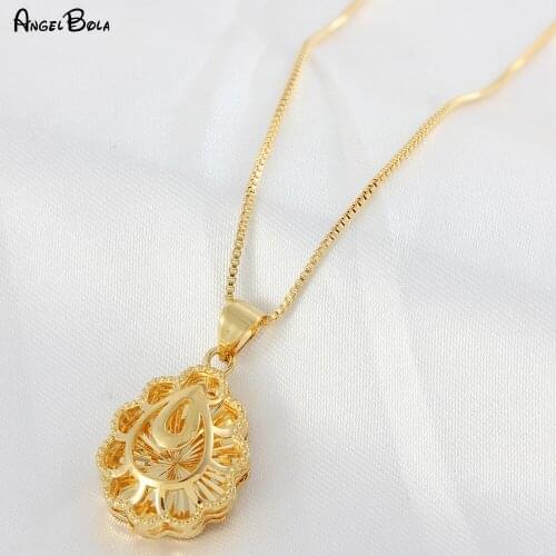 Muslim Fashion Popular Golden Oval Hollow Lady Charm Pendant Necklace Luxury Jewelry Exquisite Necklace Party Holiday Gift
