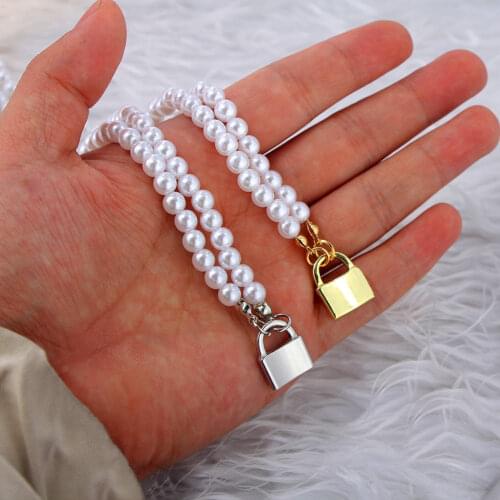 JUST FEEL 2021 New Elegant Pearl Short Choker Necklace For Women Gold Silver Color Alloy Lock Pendant Necklace Fashion Jewelry