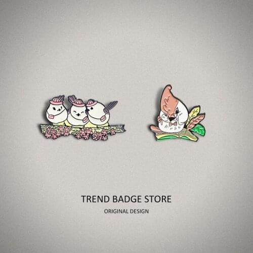 The Director Of The Bird Class Corrects His Homework With Feathers Women Brooch The Birds Play Happily Enamel Label Pins Badge