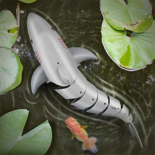 2.4G remote control five-way simulation can be used for launching remote control shark electric remote control educational toy