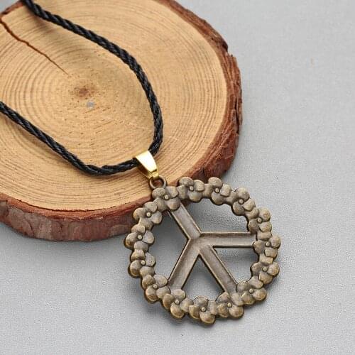Antique Bronze Wreath Peace Symbol Pendant Necklaces Flower Anti-war Charm Hippie Jewelry Gift for 60s 70s