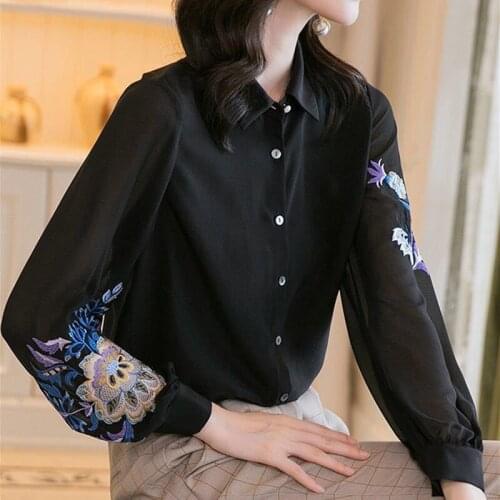 Womens Spring Autumn Style Shirt Womens Solid Color Embroidery Button Turn-down Collar Long Sleeve Vintage Loose Tops SP640