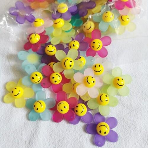 100pieces 29mm korea diy candy smile face flower. smiley small pendant.for necklace chain jewelry making accessories charm 2021