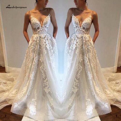 Princess Lace Bridal Dress A Line V Neck Vestidos de Novia 2019 Vintage Wedding Gowns Spaghetti Straps Long Train Wedding Dress