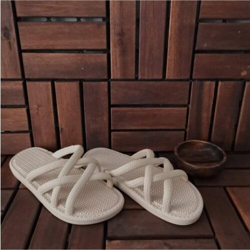 Womens Cream Nonskid Wet Floor Slipper Slip-Resistant Floor Base Luxury Quality Women 'S Slippers 40-45 Size Good Quality Casual Flip Flops