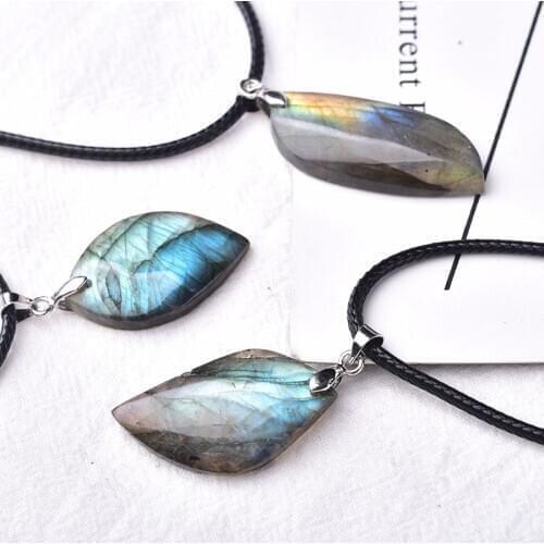 Fashion Labradorite Leaf shape Pendant Natural Raw Crystals Healing Stone Unisex Mineral Jewelry Amulet Necklaces Free Chain