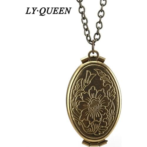 Retro Pattern Four - Layer Photo Frame To Commemorate The Necklace Family Jewelry To Keep Happy Moments