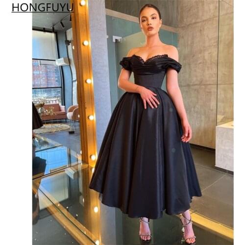 HONGFUYU Black Off the Shoulder Satin Prom Dresses 2021 Sleeveless Evening Dress Tea-Length A-Line robes de cocktail Party Gowns