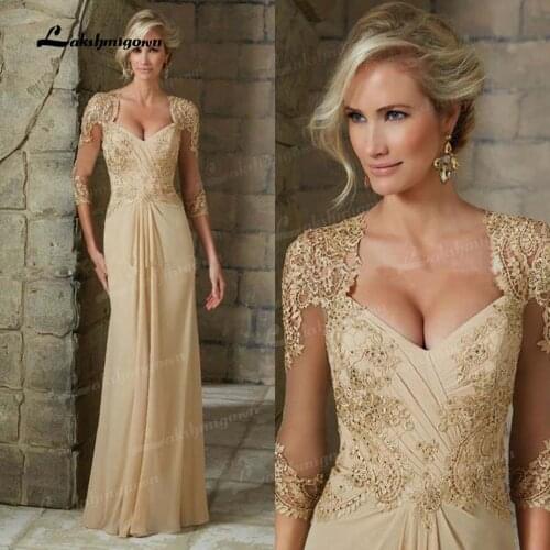 2021 Champagne Chiffon Lace Mother of the Bride Dresses With 3/4 Sleeves Plunge Neckline Plus Size Wedding Party Gowns Back Out