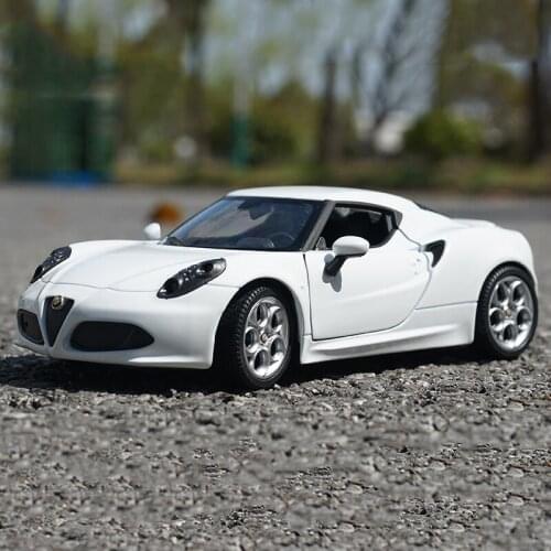 WELLY 1:24 Alfa Romeo 4C Sports Car Simulation Alloy Car Model Crafts Toy Adult Gift Collection Display Souvenir