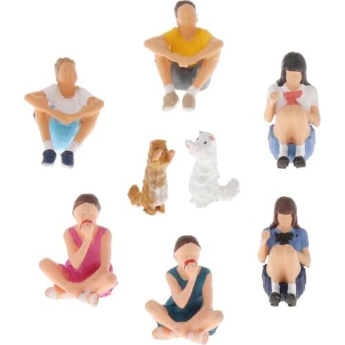 1:64 Resin Scale Sitting Squating Figures Diorama Model Gifts Miniature Scenes Tiny People Boys Girls Cats Dolls Toys