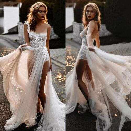 Vintage Bohemian Wedding Dresses Feather One Shoulder Side Split Bridal Dress Plus Size Backless Wedding Dresses vestidos de