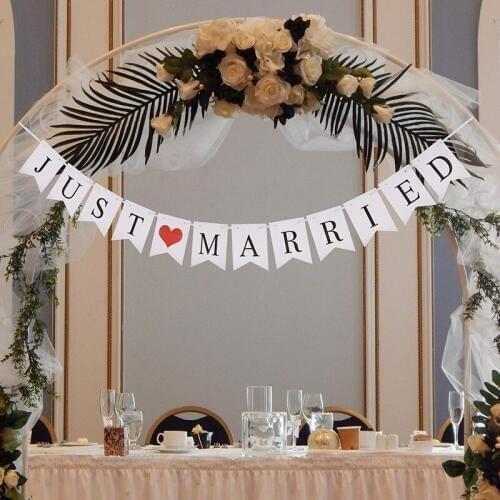 Just Married Banner Vintage Wedding Bunting Photo Booth Prop Wedding Garland Party Just Married Banner for Car Decoration