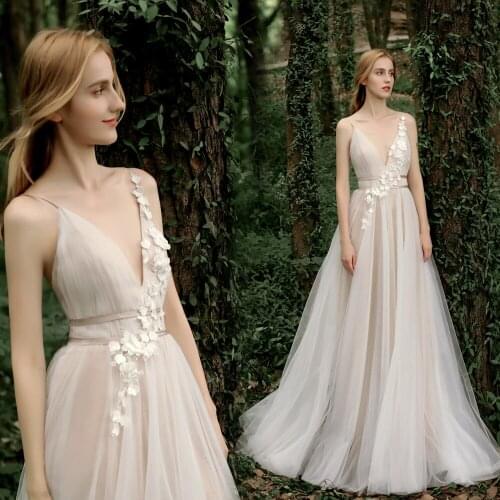 Spaghett Straps Boho Wedding Dress 2021 3D Flowers Lace V-Neck Champagne Bridal Gown Princess White Robe De Mariee