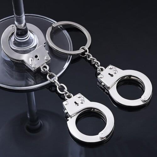 Funny Accessories Metal Keychain Hot Sale New Design Alloy Key Holder Simulation Handcuffs model Key Chain For men Best Gift