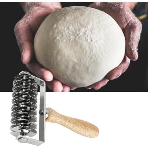 Pizza Roller Hob with Wooden Handle Dough Net Knives Hub Kitchen Baking Tool Dough Bakeware