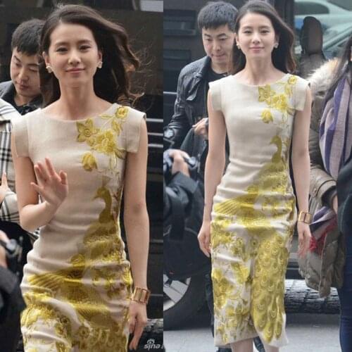 Chinese Liu Shishis Wedding Dress Embroidery Xiuhefu toast dress red Qipao mid length dress bride wedding dress red Apricot