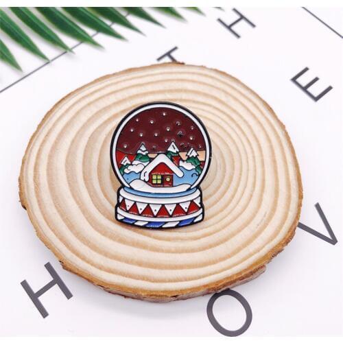 Creative Round Christmas Gift Snowing House Tree Enamel Brooch Alloy Badge Denim Clothes Bag Pin Cute Cartoon Jewelry