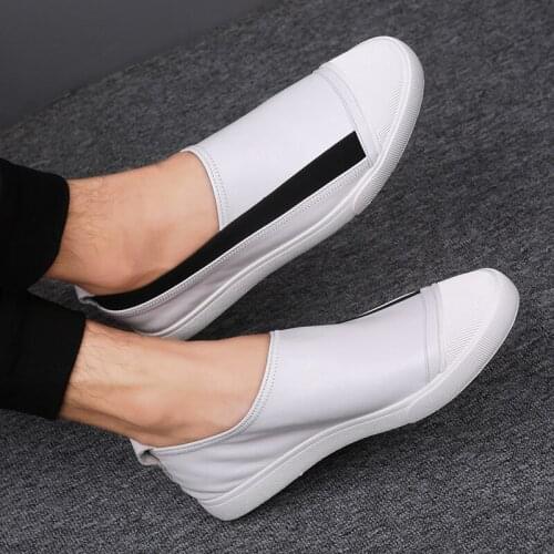 Men Casual Shoes High Quality Leather Slip-On Mens Loafers Breathable Outdoor White Sneakers Soft Light Summer Men Shoes Flats
