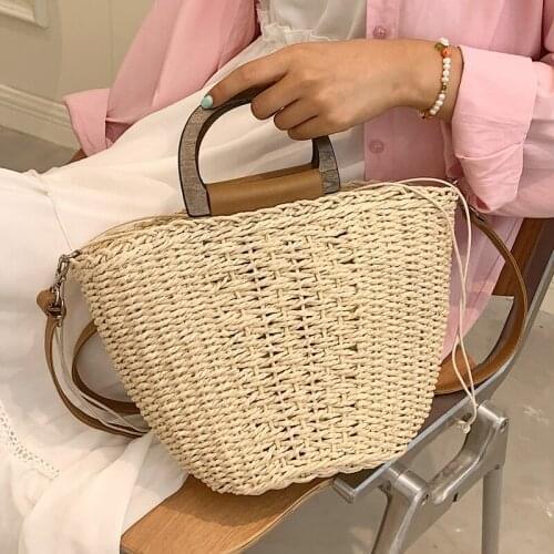 Summer Beach Straw Rattan Shoulder Bucket Crossbody Bags with Short Wooden Handle 2021 Luxury Brand Ladies Handbags and Purses