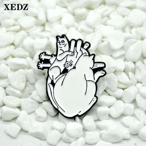 XEDZ white cat family enamel pin heart shaped hug Friendship organ cartoon animal pushpin punk lapel brooch jewelry to friends