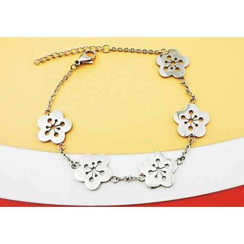 2021 fashion trend new INS wind small fresh net celebrity girlfriends same plum blossom bracelet