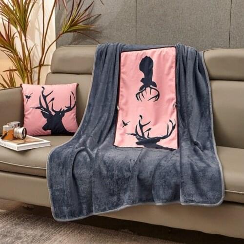 Yerifang Fleece Blankets On The Sofa