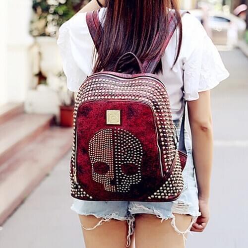 Luxury Fashion Leather Women Backpack Laptop Bag Rivet Skull Head Trendy Cool Badge Backpack Couple Schoolbag Travel Backpacks