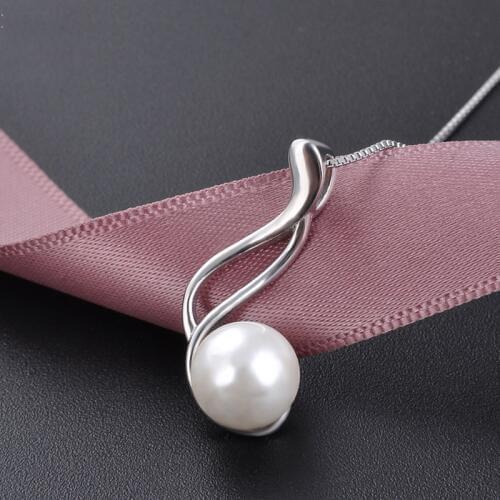 HongYe Shell Pearl Pendant Fashion Jewelry Round Pearl Necklace Accessory Romantic Ladies Collar Jewelry 8mm Beads Wholesale