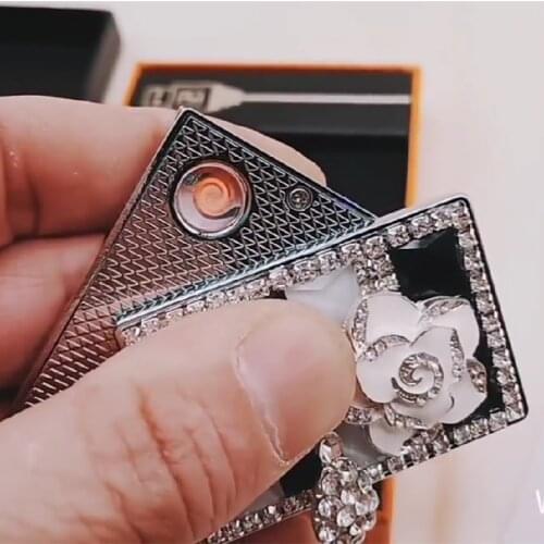 2021 New Creative Inlaid Crystal Rhinestone Charging Lady Lighter USB Diamond Heating Wire Cigarette Accessories Girl Gift