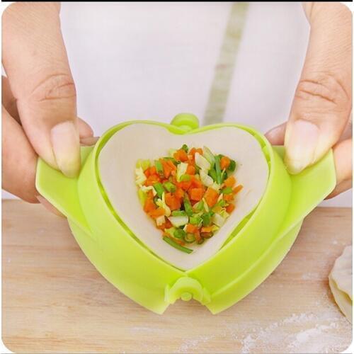 Color Random 1PC Dumplings modelling tools Kitchen Magic Creative Manual Pack Machine Food-grade Plastic Pinch