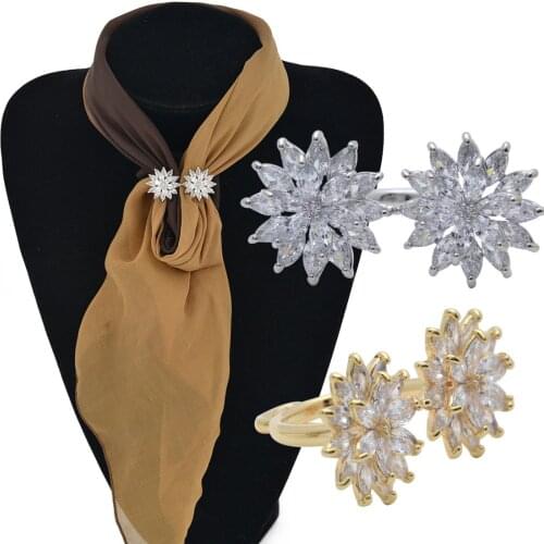 High-quality copper micro-inlaid zircon scarves buckle ring ring beautiful flowers scarf clips smooth without hook wire long col