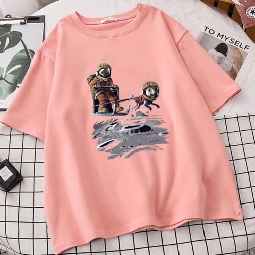Women Astronaut T Shirt Walking The Dog T-shirt Short Sleeve Tee Cotton Funny Aviation Tshirt Roupas Femininas Vetement Femme