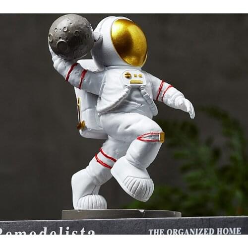 Astronaut Dunk Sculpture Figurine Shop Creative Crafts Nordic Desk Home Decoration Accessories Modern Resin Birthday Gift