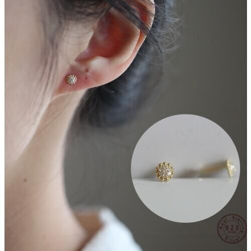 925 Sterling Silver European Style 14k Gold Plating Earrings Women Simple Small Daisy Earrings Exquisite Jewelry Gift
