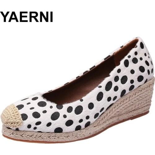 YAERNI Plush Upper Women Round Toe Pumps 2021 New Shallow Mouth Waterproof Platform High Heels Straw Plaited Decoration Wedges
